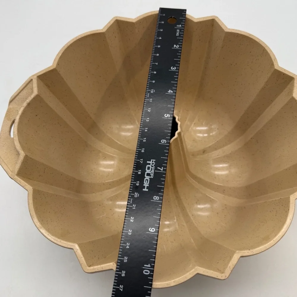 LittonWare‎ Simu-Stone Fluted Bundt Cake Pan Tan Speckled 38285 Vintage USA Oven
